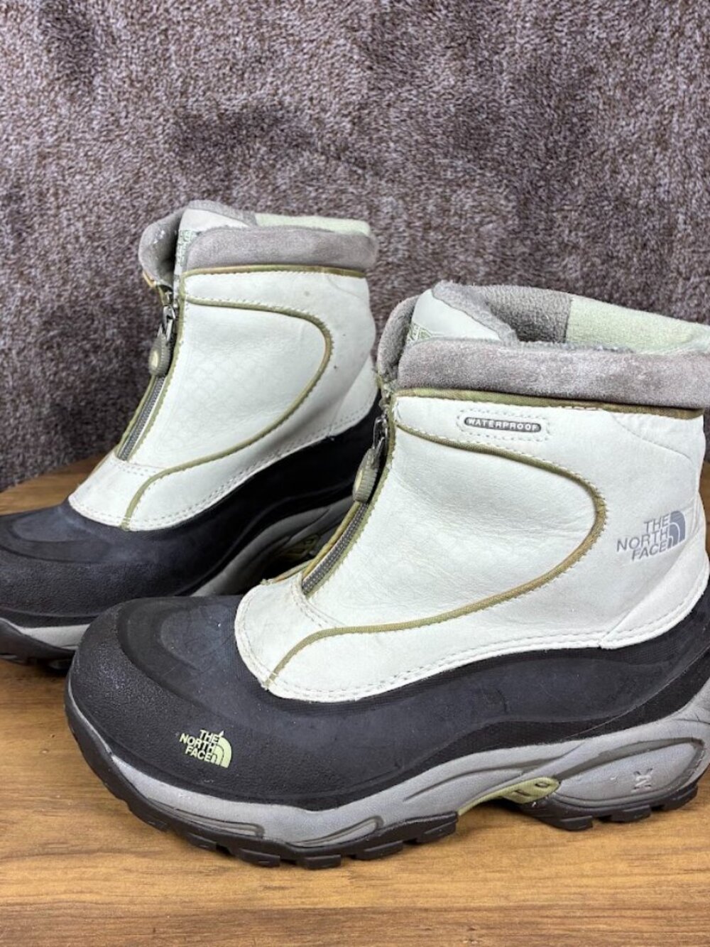 The North Face Waterproof Primaloft 200 Gram Insulation Boots Womens Size 6.5
